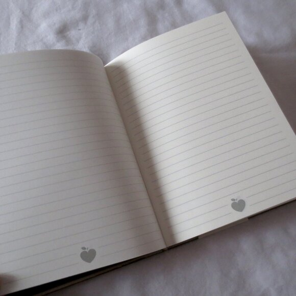 NWT Staples Green Lined Vegan Leather Blank Journal Notebook with Pen Holder - Picture 3 of 4